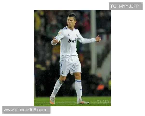 足球明星日常袜子穿搭指南让你也能时尚运动随心所欲